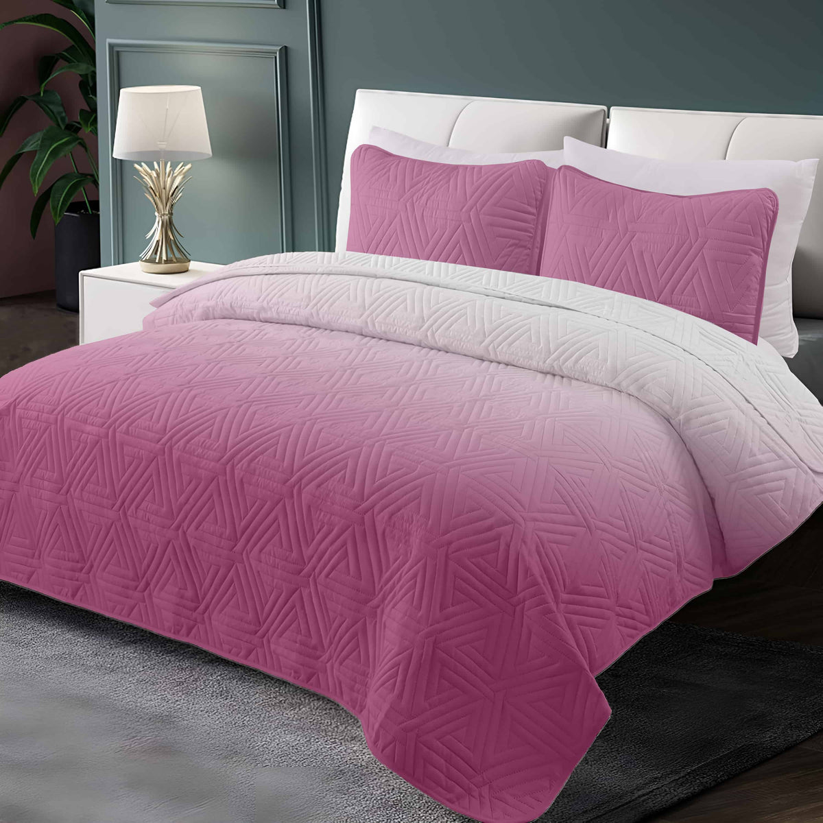Reversible shaded bed cover for double bed in pink