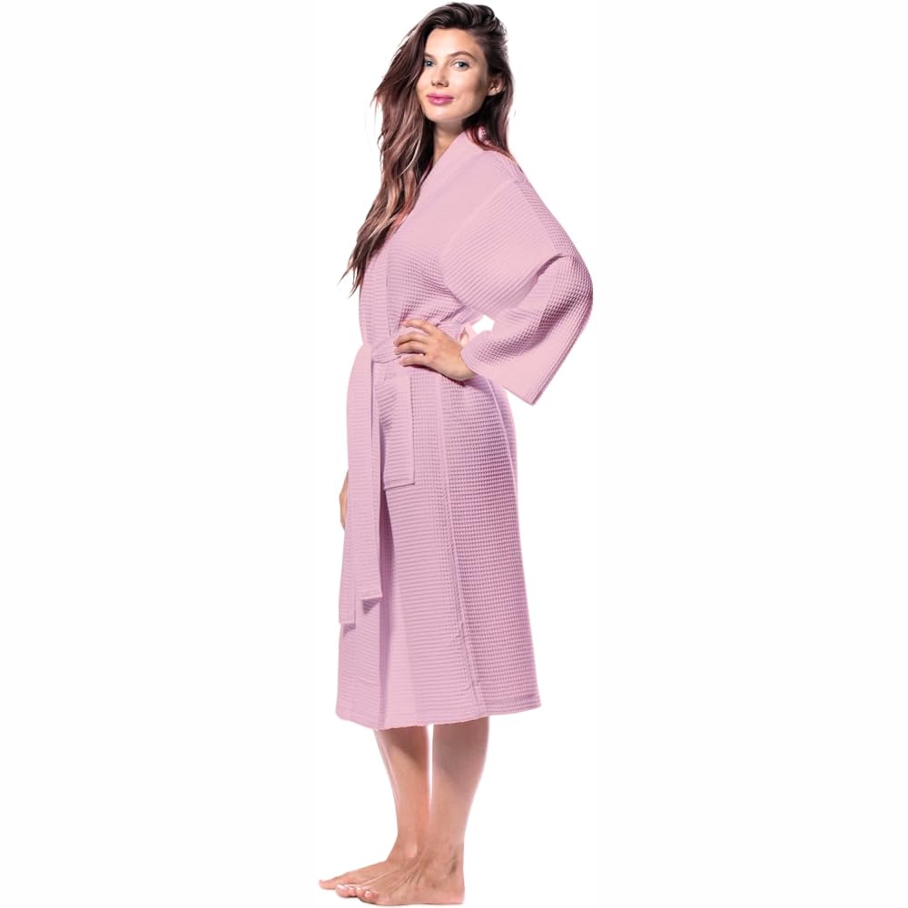 Pink waffle bathrobe pocket and fabric detail